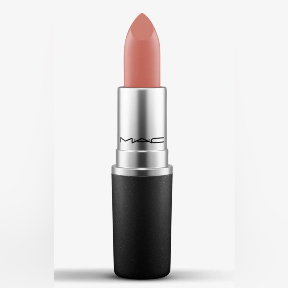 Mac VELVET TEDDY color: Silky matte lipstick with 12-hour wear